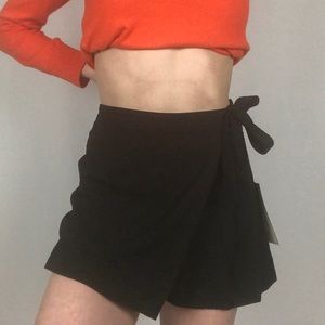 Highrise Preppy Black Skort S